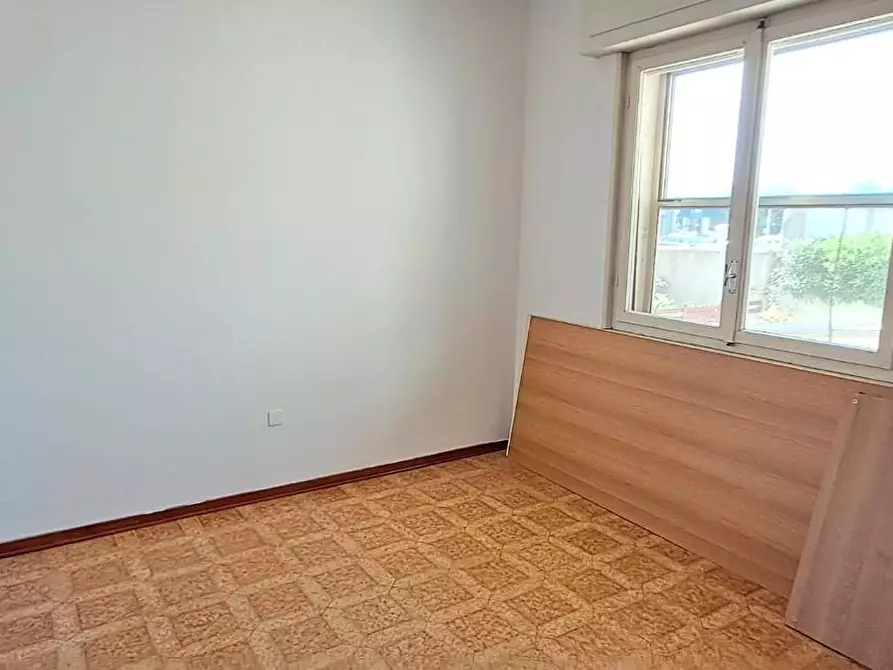 Immagine 8 di Appartamento in vendita  a Cecina