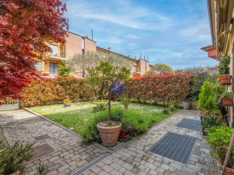 Immagine 5 di Appartamento in vendita  a Bergamo