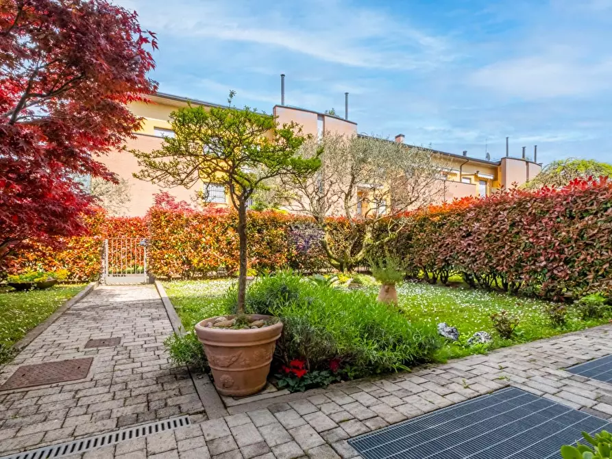 Immagine 6 di Appartamento in vendita  a Bergamo