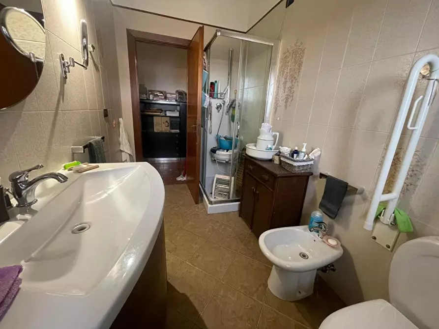 Immagine 7 di Appartamento in vendita  a Carrara