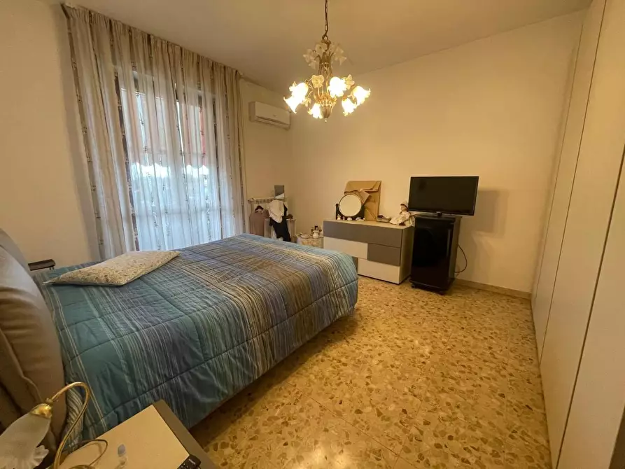 Immagine 11 di Appartamento in vendita  a Carrara