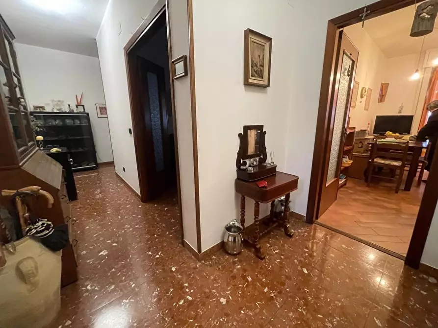 Immagine 3 di Appartamento in vendita  a Carrara