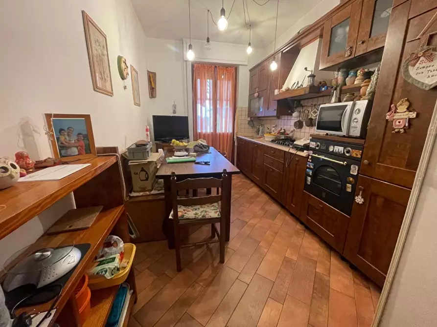 Immagine 10 di Appartamento in vendita  a Carrara