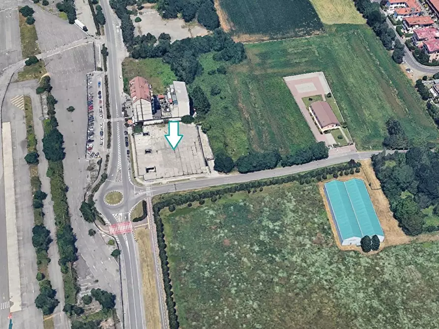 Immagine 2 di Garage in vendita  a Garbagnate Milanese