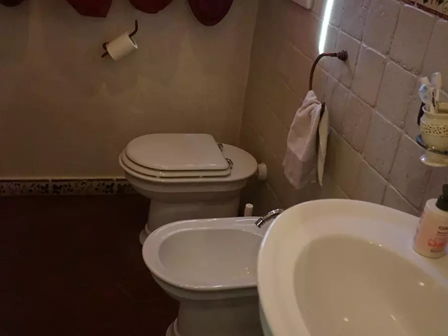 Immagine 25 di Casa semindipendente in vendita  a Carrara