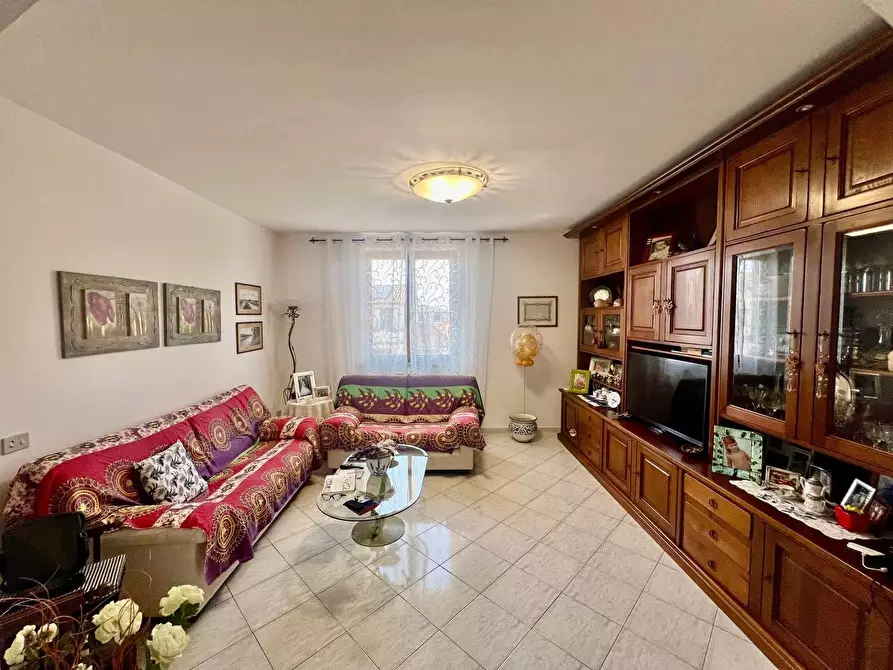 Immagine 1 di Porzione di casa in vendita  a San Giuliano Terme