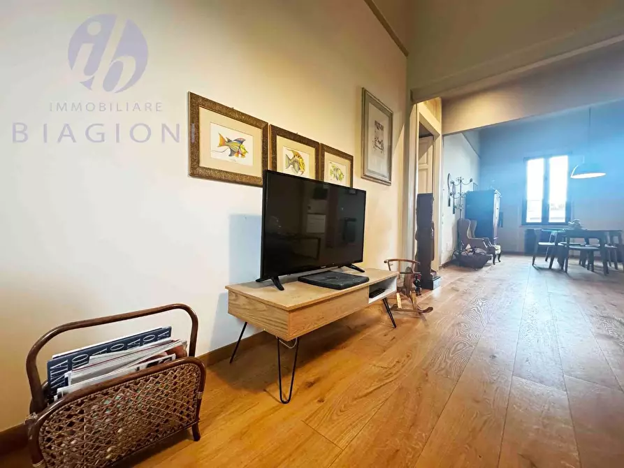 Immagine 11 di Appartamento in vendita  a Pietrasanta