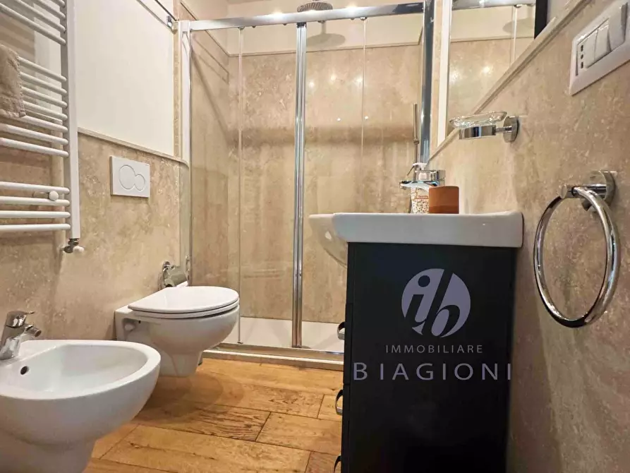 Immagine 8 di Appartamento in vendita  a Pietrasanta