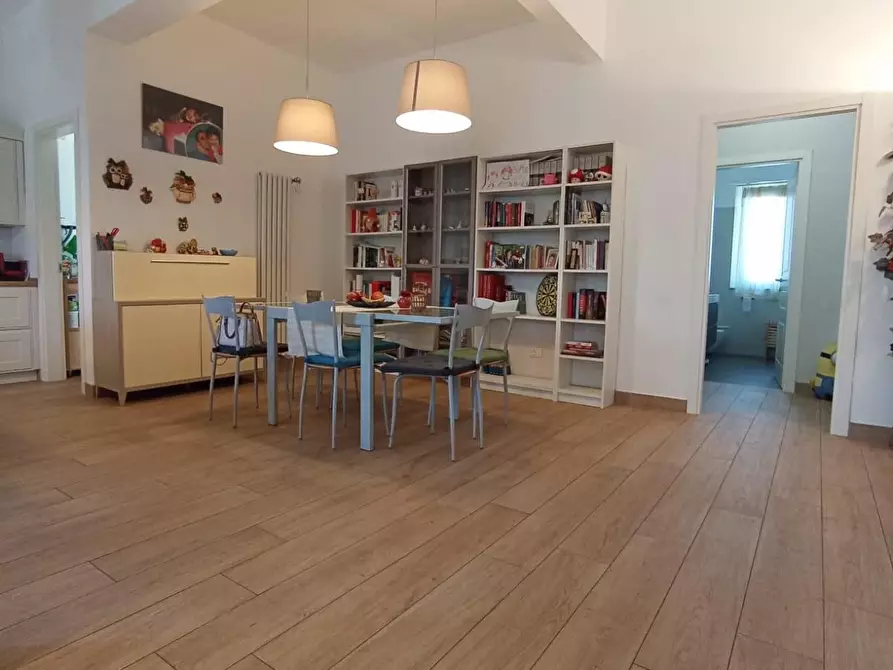 Immagine 9 di Casa bifamiliare in vendita  a Cascina