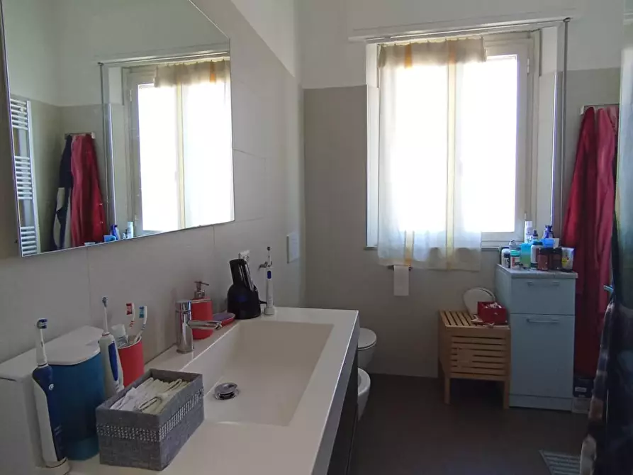 Immagine 32 di Casa bifamiliare in vendita  a Cascina