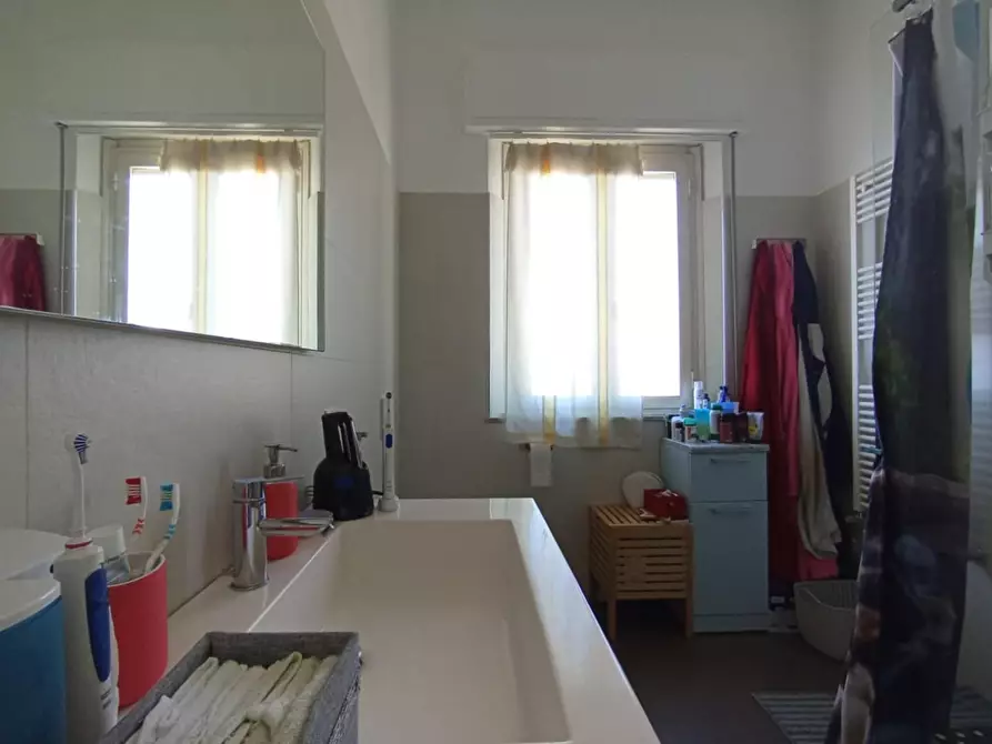 Immagine 28 di Casa bifamiliare in vendita  a Cascina