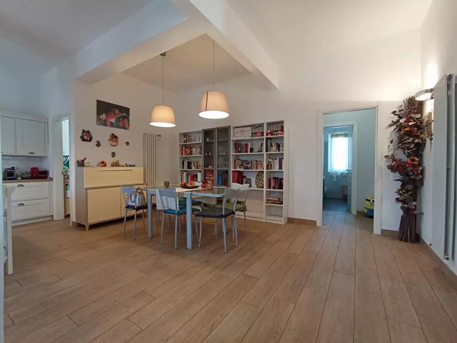 Immagine 10 di Casa bifamiliare in vendita  a Cascina