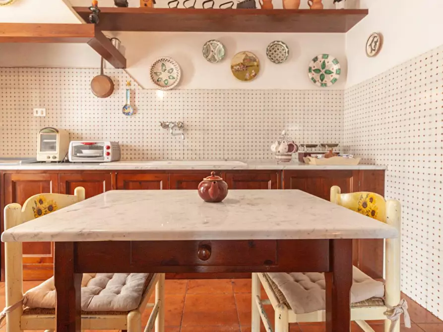 Immagine 11 di Villa in vendita  a Pisa