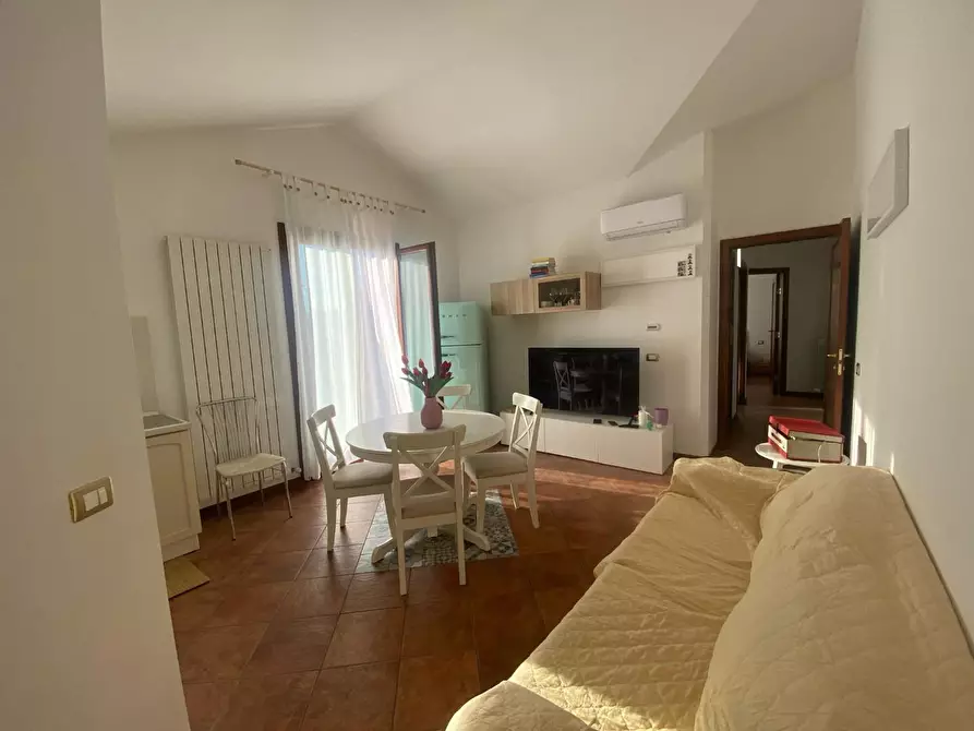 Immagine 1 di Appartamento in affitto  a Lucca