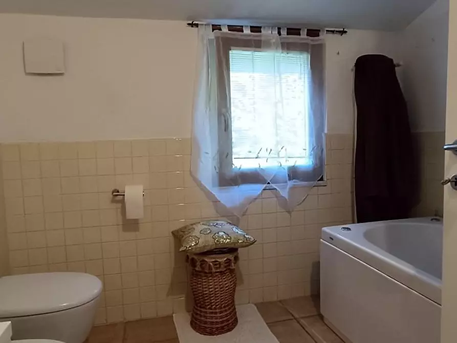 Immagine 18 di Casa semindipendente in vendita  a Castelnuovo Magra