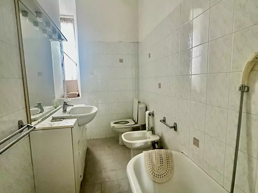 Immagine 6 di Appartamento in vendita  a Carrara