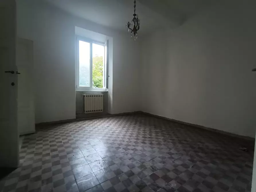 Immagine 2 di Appartamento in vendita  a Carrara