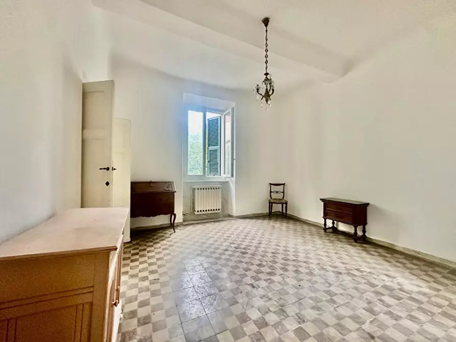 Immagine 17 di Appartamento in vendita  a Carrara