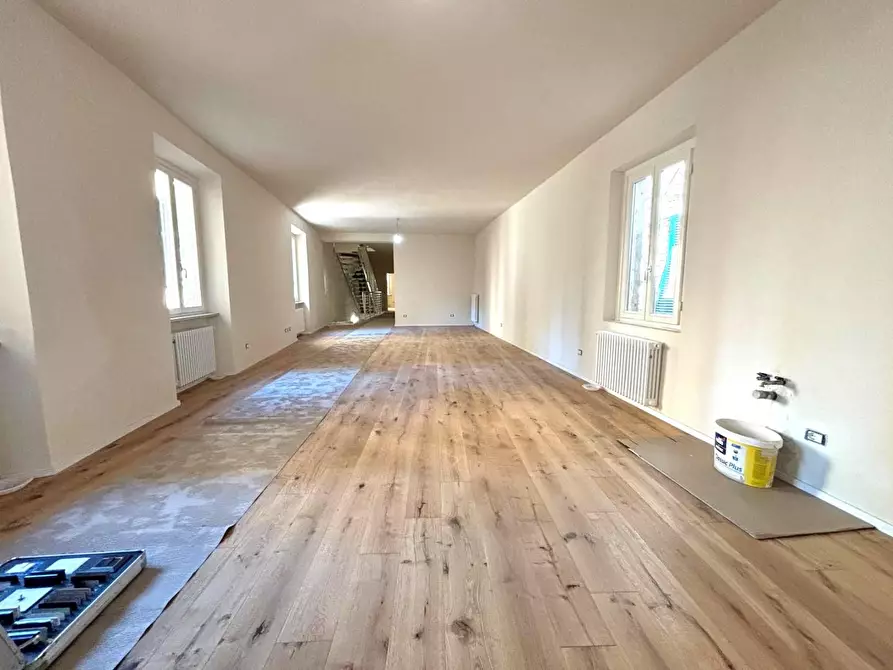 Immagine 2 di Appartamento in vendita  a Lucca