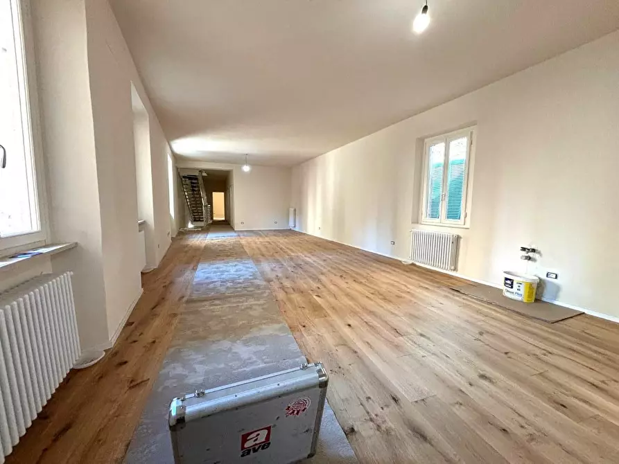 Immagine 3 di Appartamento in vendita  a Lucca