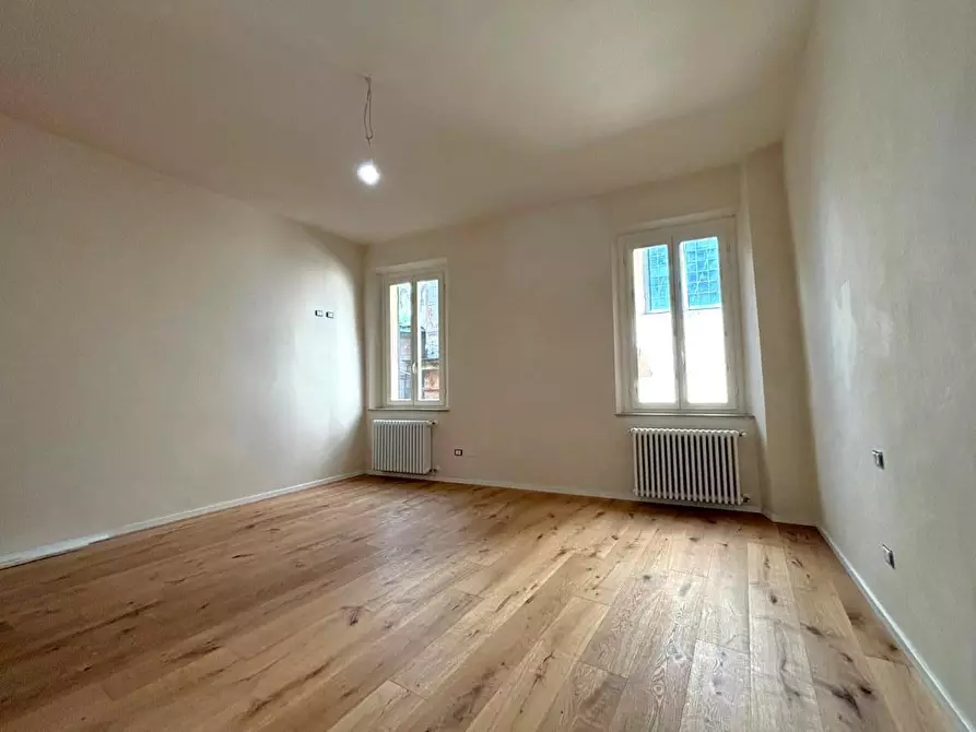 Immagine 8 di Appartamento in vendita  a Lucca