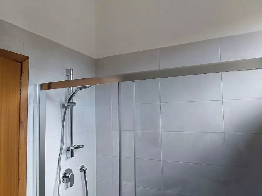 Immagine 9 di Casa indipendente in affitto  a Empoli