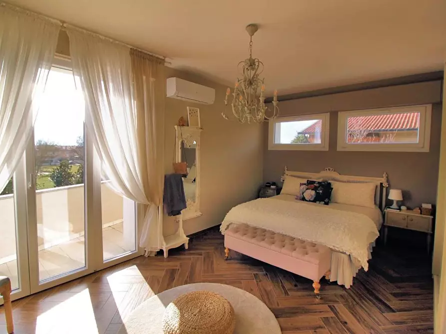 Immagine 22 di Villa in vendita  a Pontedera