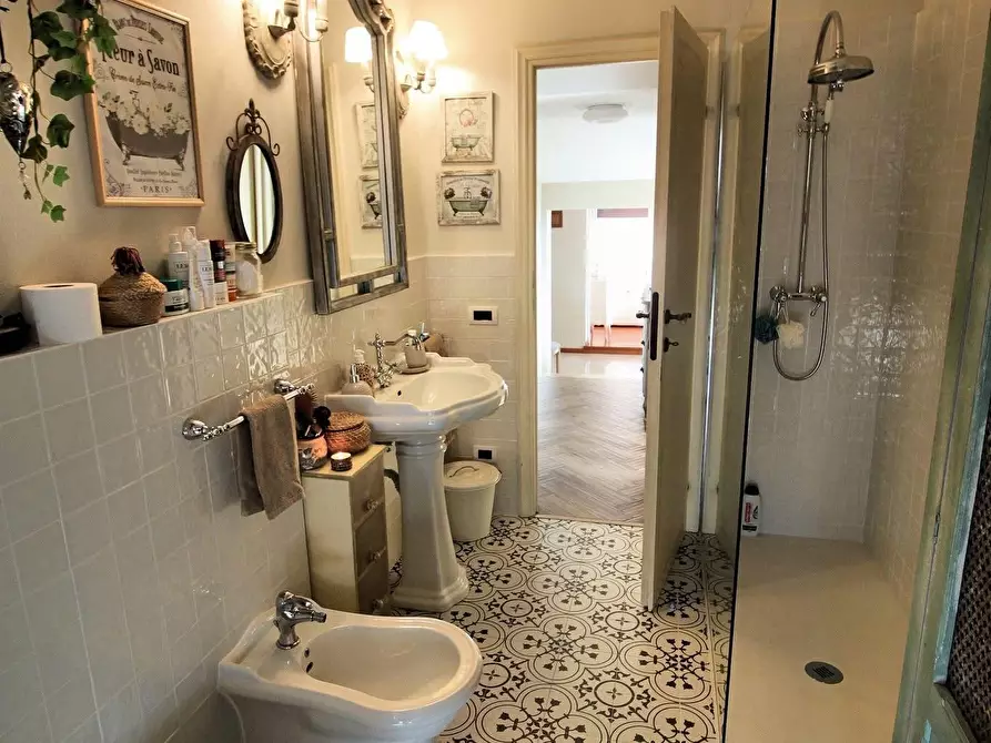 Immagine 24 di Villa in vendita  a Pontedera