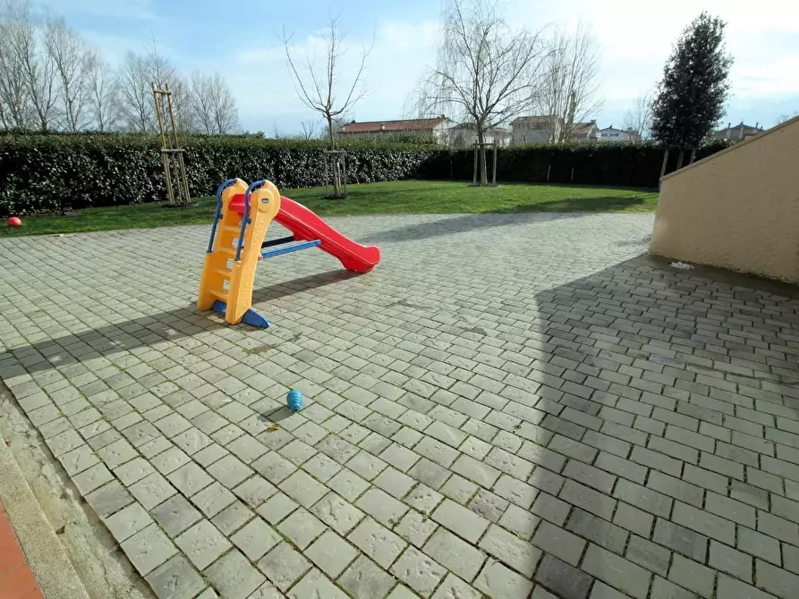 Immagine 5 di Villa in vendita  a Pontedera