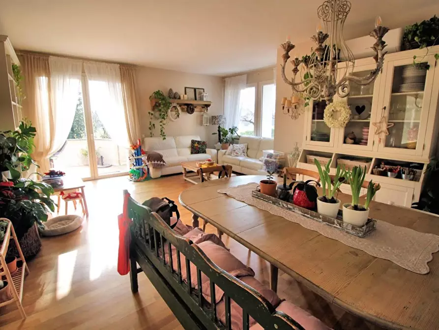 Immagine 19 di Villa in vendita  a Pontedera