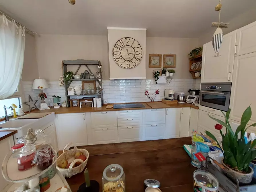 Immagine 17 di Villa in vendita  a Pontedera