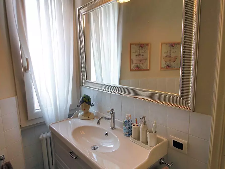 Immagine 28 di Villa in vendita  a Pontedera