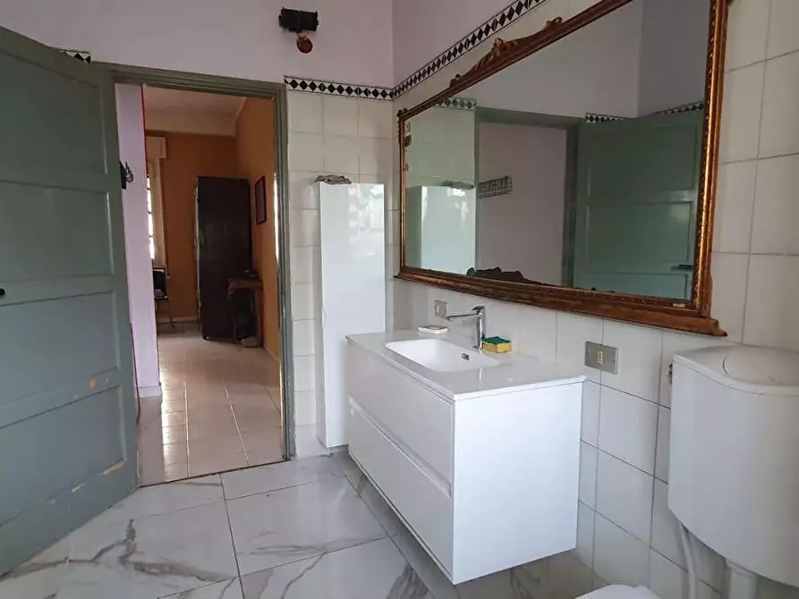 Immagine 18 di Appartamento in vendita  a Massa