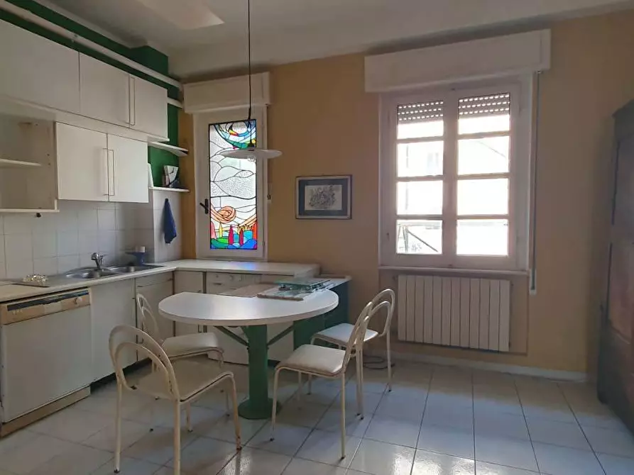 Immagine 5 di Appartamento in vendita  a Massa