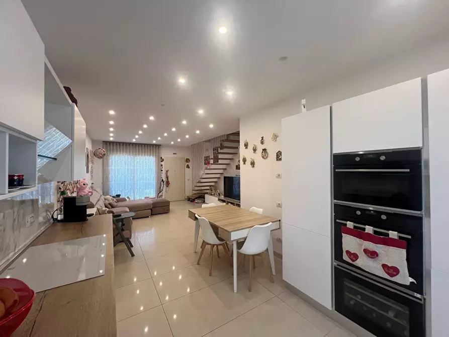 Immagine 3 di Villetta a schiera in vendita  a Vecchiano