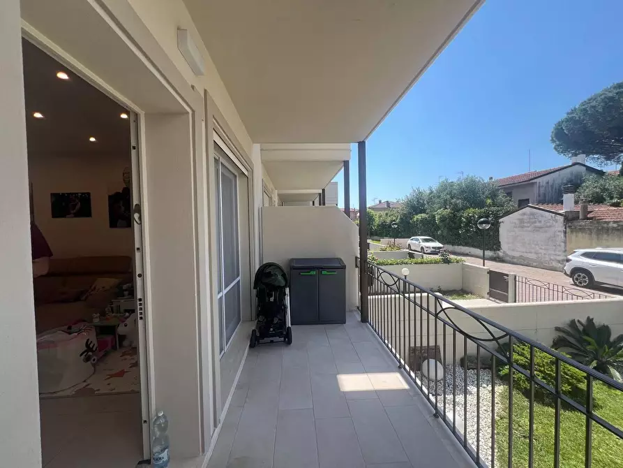 Immagine 1 di Villetta a schiera in vendita  a Vecchiano