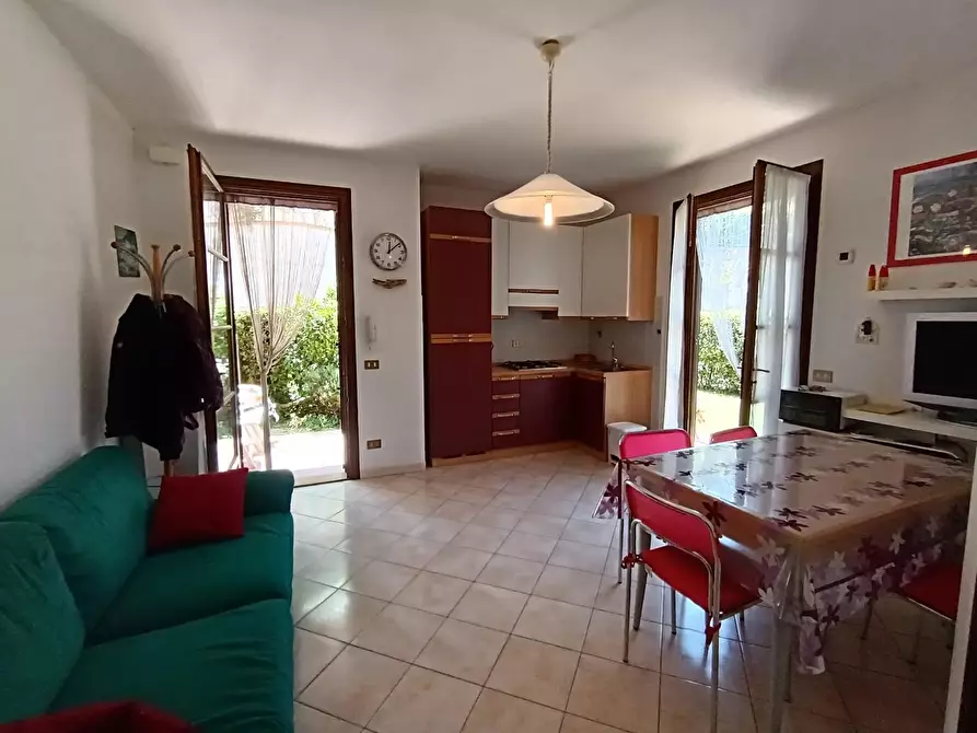 Immagine 6 di Appartamento in vendita  a Rosignano Marittimo