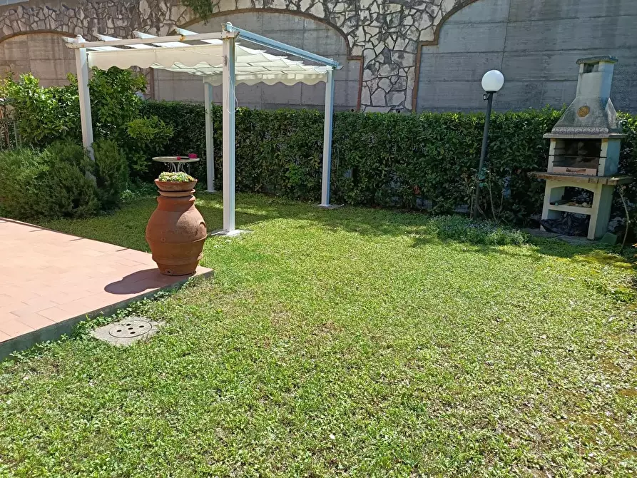 Immagine 25 di Appartamento in vendita  a Rosignano Marittimo