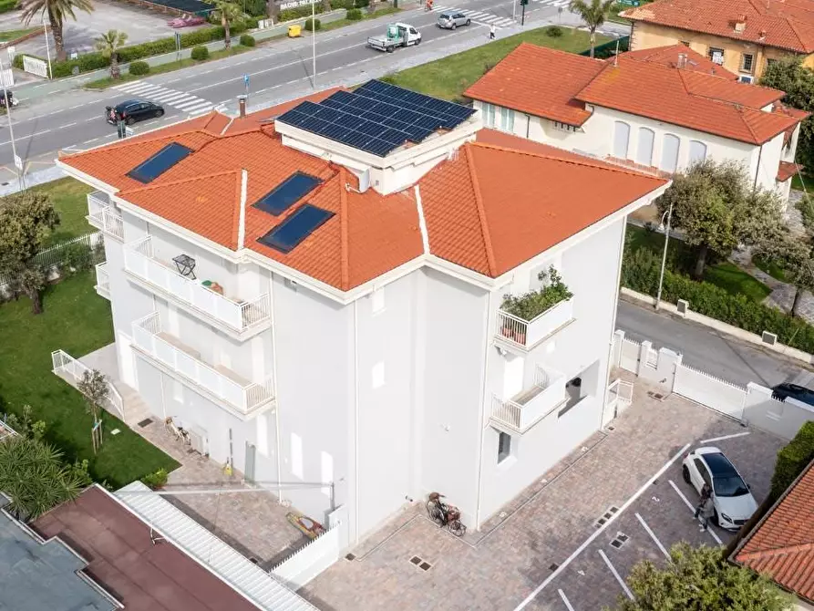 Immagine 14 di Appartamento in vendita  a Pietrasanta