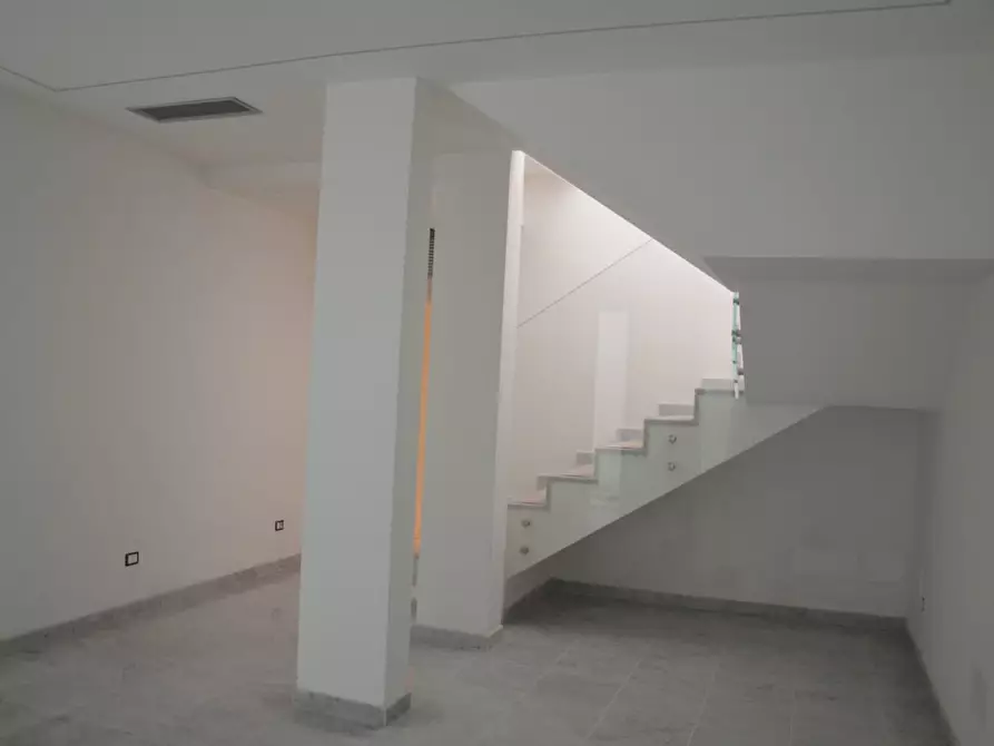 Immagine 5 di Appartamento in vendita  a Viareggio