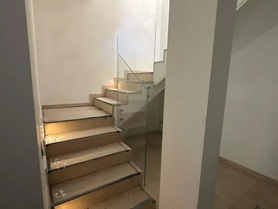 Immagine 4 di Appartamento in vendita  a Viareggio