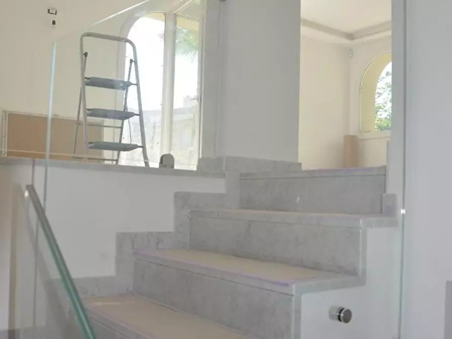 Immagine 3 di Appartamento in vendita  a Viareggio