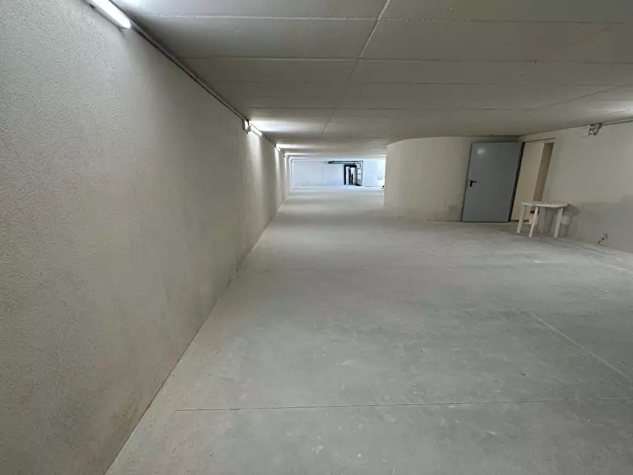 Immagine 10 di Appartamento in vendita  a Viareggio