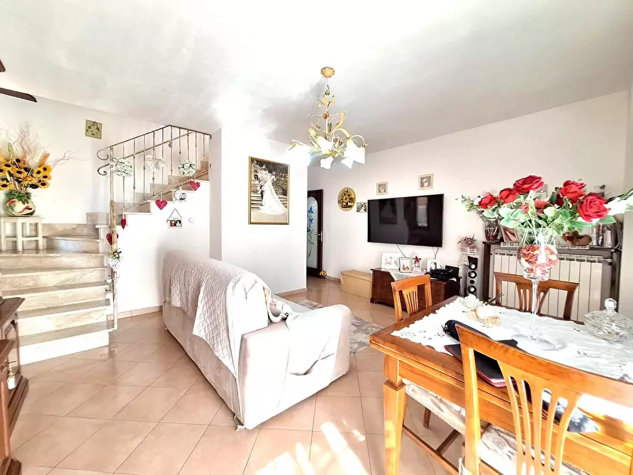 Immagine 4 di Villetta a schiera in vendita  a Calcinaia