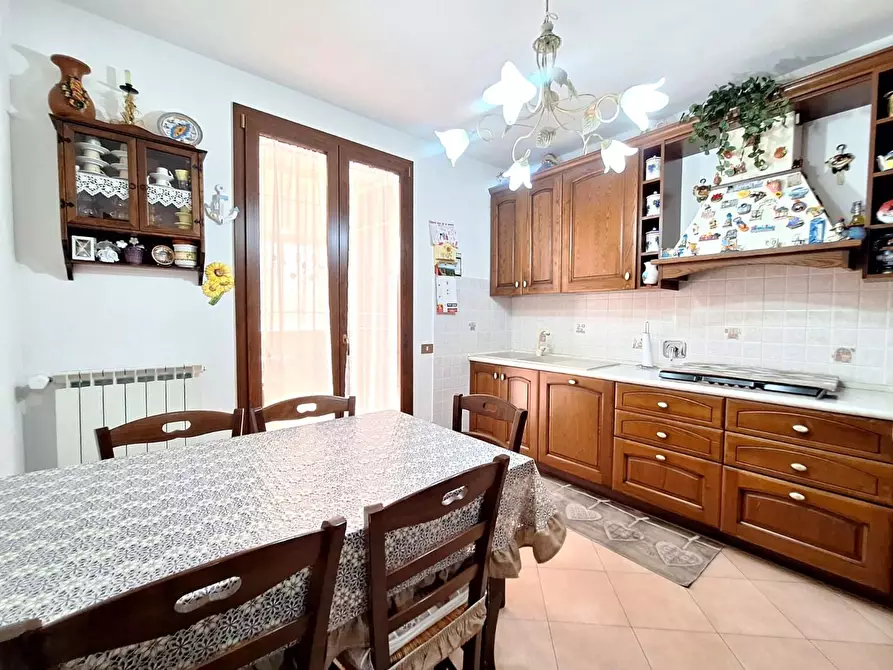 Immagine 17 di Villetta a schiera in vendita  a Calcinaia