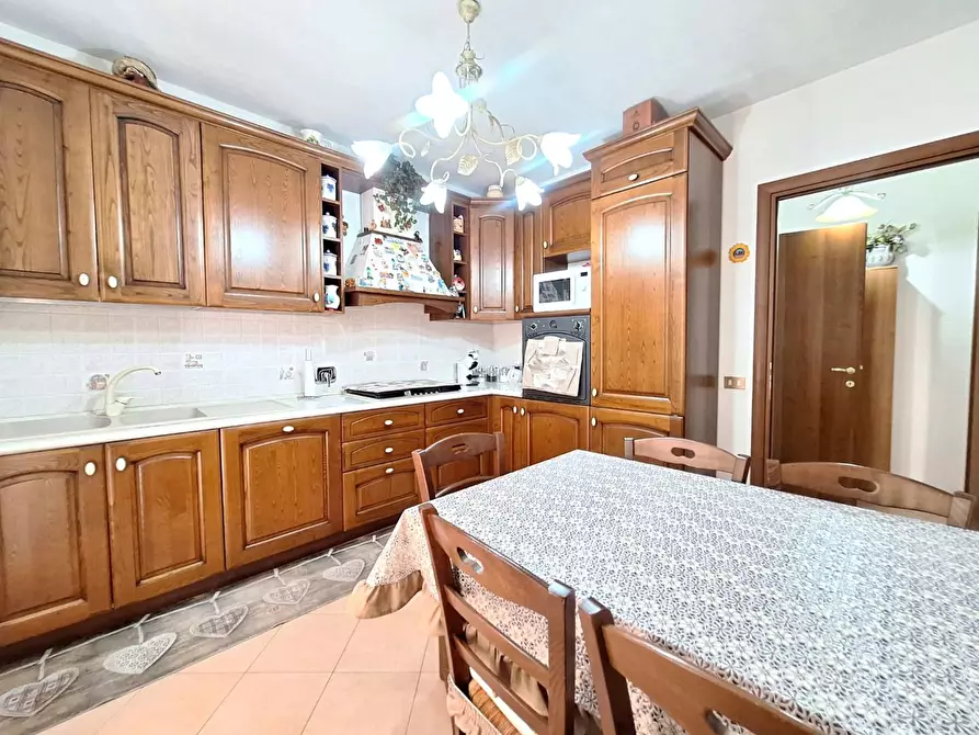 Immagine 18 di Villetta a schiera in vendita  a Calcinaia