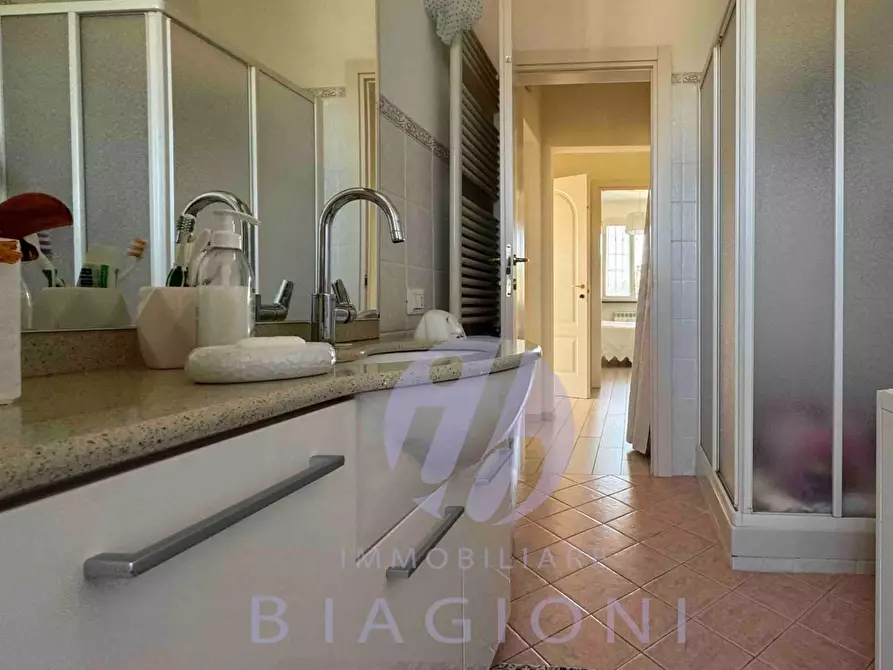 Immagine 24 di Appartamento in vendita  a Pietrasanta