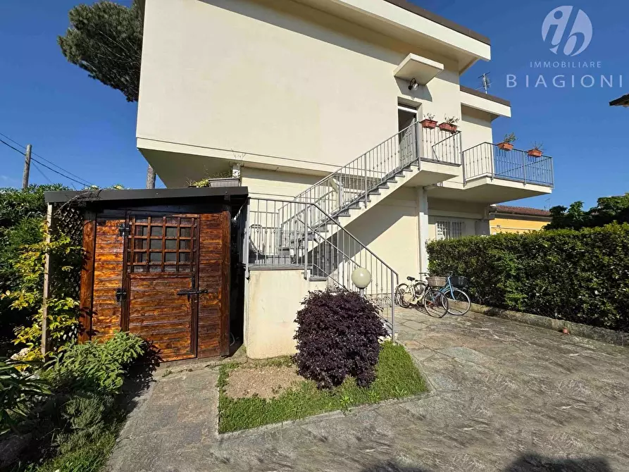 Immagine 4 di Appartamento in vendita  a Pietrasanta