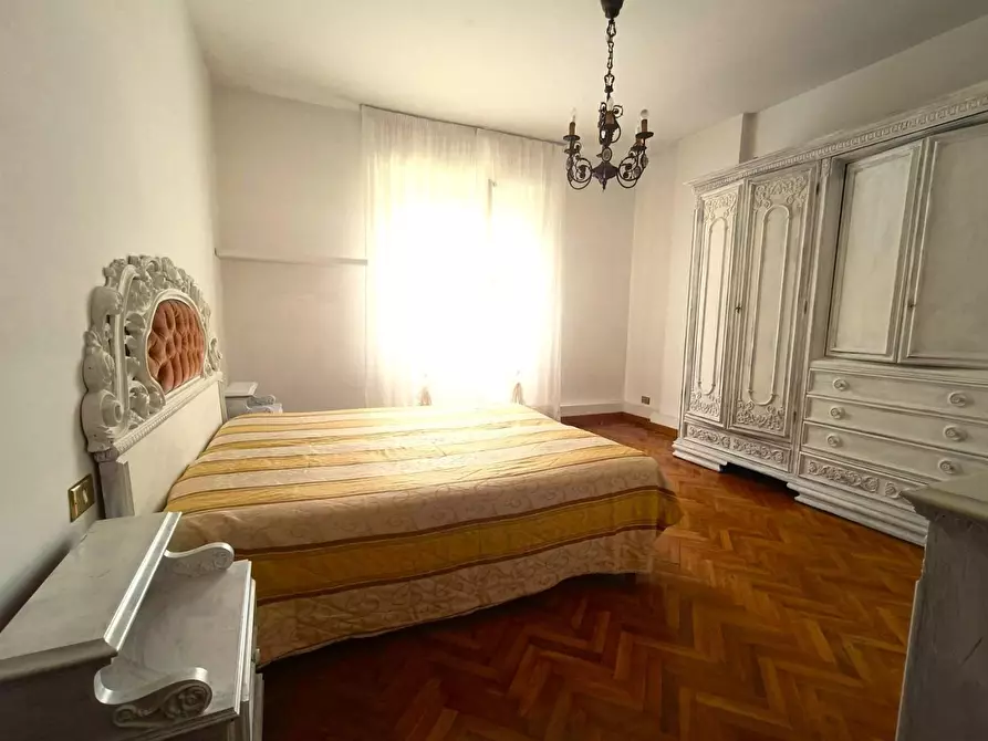 Immagine 21 di Appartamento in vendita  a Massa