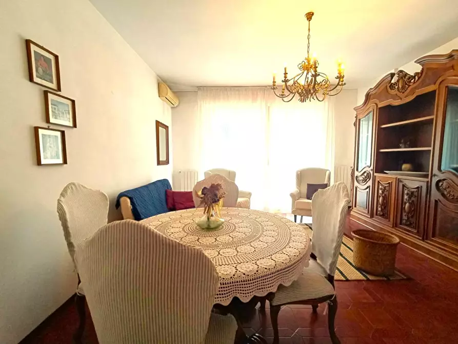 Immagine 3 di Appartamento in vendita  a Massa